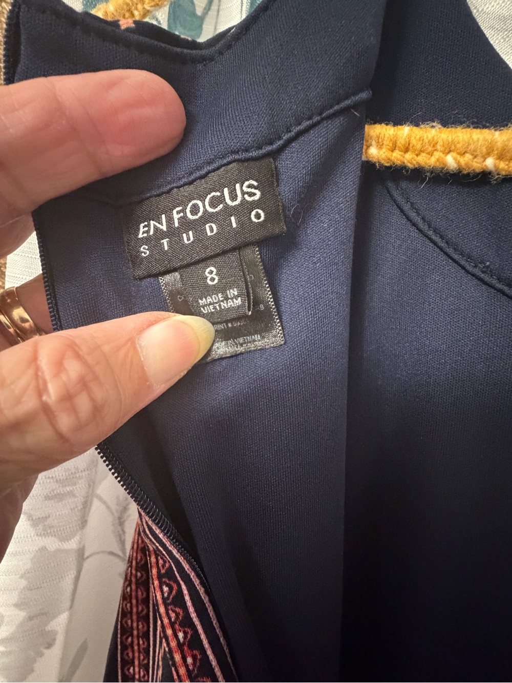 En Focus jumper - Picture 3 of 4